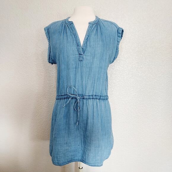 dylan Dresses & Skirts - Dylan Chambray Pin Stripe Dress Size Small